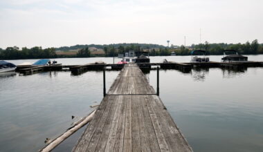 5 people die trying to save struggling simmer in an Ohio river