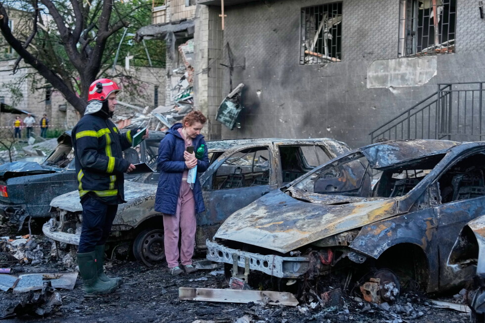 Russia strikes Kyiv with ballistic missiles, killing 1