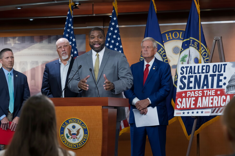 Donalds says bill would stop AI data centers from hiking utility costs