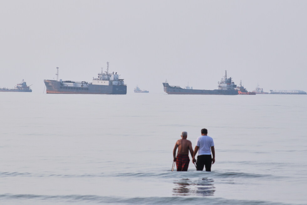 Bigger US military presence needed to secure Strait of Hormuz, experts say