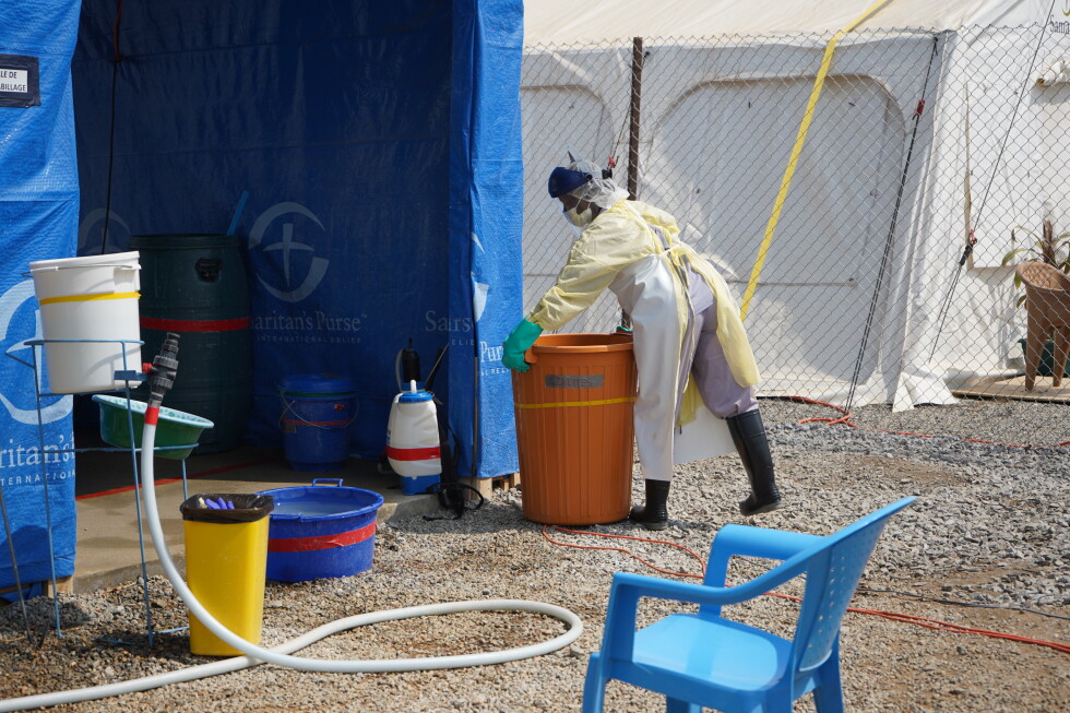 Ebola death toll in Congo rises to at least 930