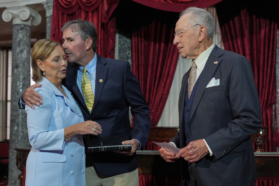 Darline Graham sworn in to finish Lindsey Graham's term