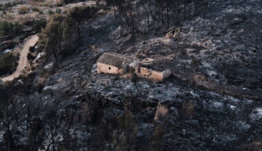 Firefighters and helicopters battle deadly wildfires in Spain