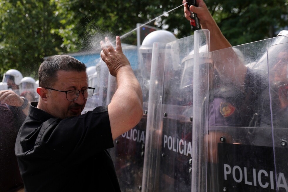 Albanian anti-government protest turns violent