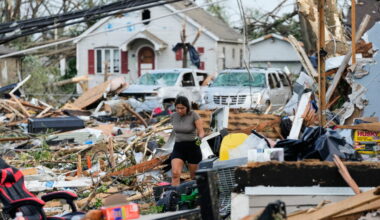 Wisconsin tornado causes extensive damage and cuts power to homes