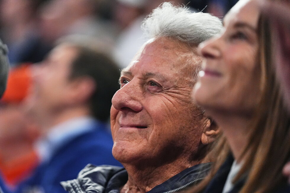 Hoffman and Binoche honored at Karlovy Vary film fest
