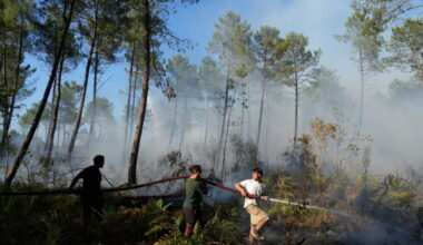 French authorities order 4,000 moe people evacuated from wildfire areas