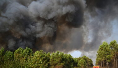 French authorities allow 84,000 wildfire evacuees to return home