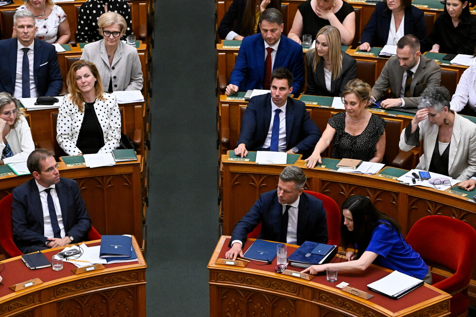 Hungary passes constitutional amendment to remove Orbán-era president