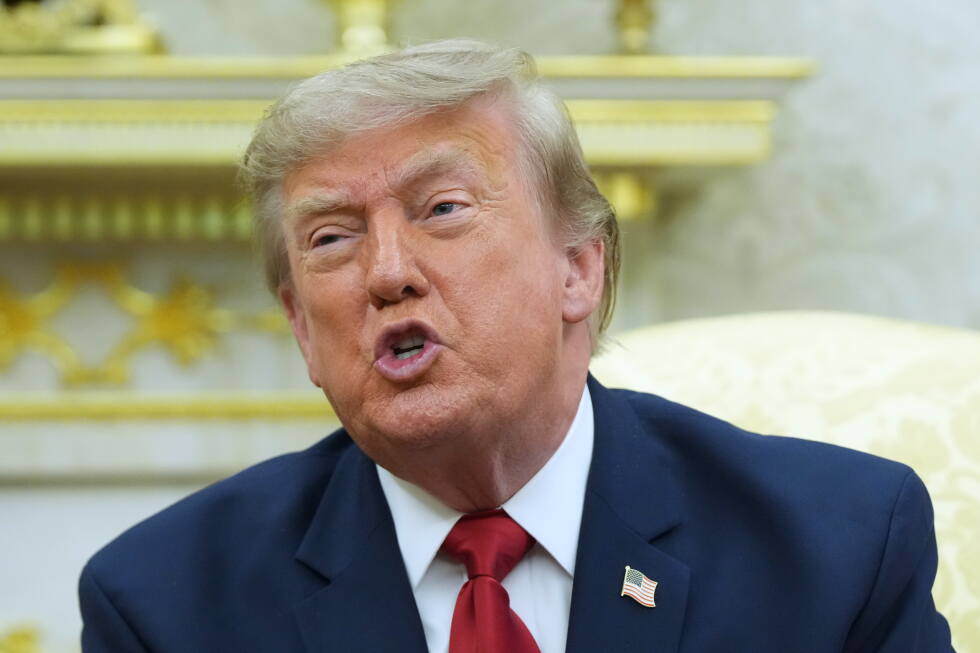 Trump: ICE should continue traffic stops after recent fatal shootings