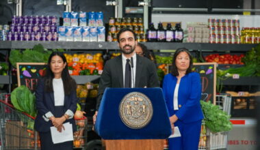 Mamdani unveils plan for 30% discounts at city-owned grocery stores