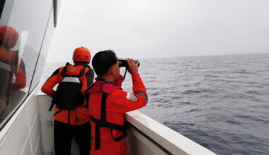 Rescuers find 2 more survivors in Indonesia boat sinking