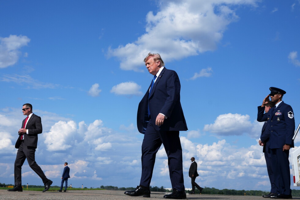 Zelenskyy asks Trump for help on Starlink push