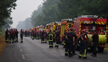 Massive wildfire prompts evacuation in the French city of Bordeaux