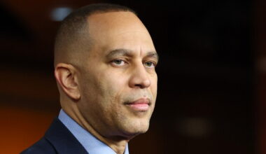Jeffries to Vote Against Israel Aid Proposal Dividing Democrats
