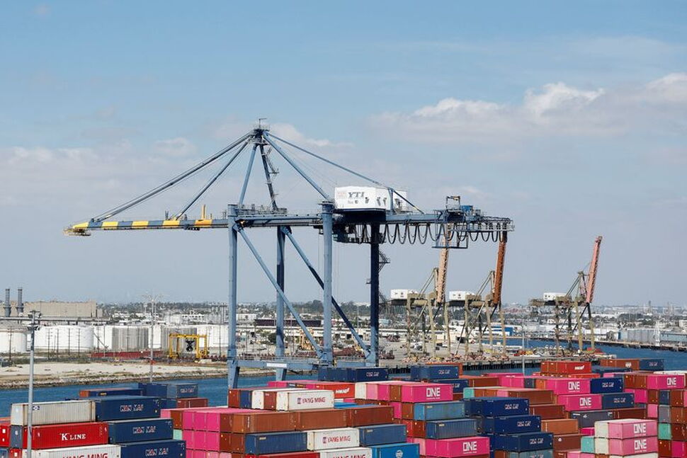 White House Weighs Extending Jones Act Waivers as Iran Conflict Raises Price Concerns
