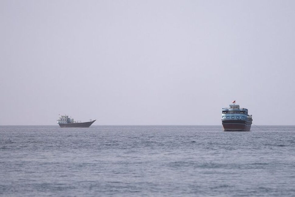 Iran Says It Still Controls Strait, Not Seeking Talks, After Trump Halts Bombing