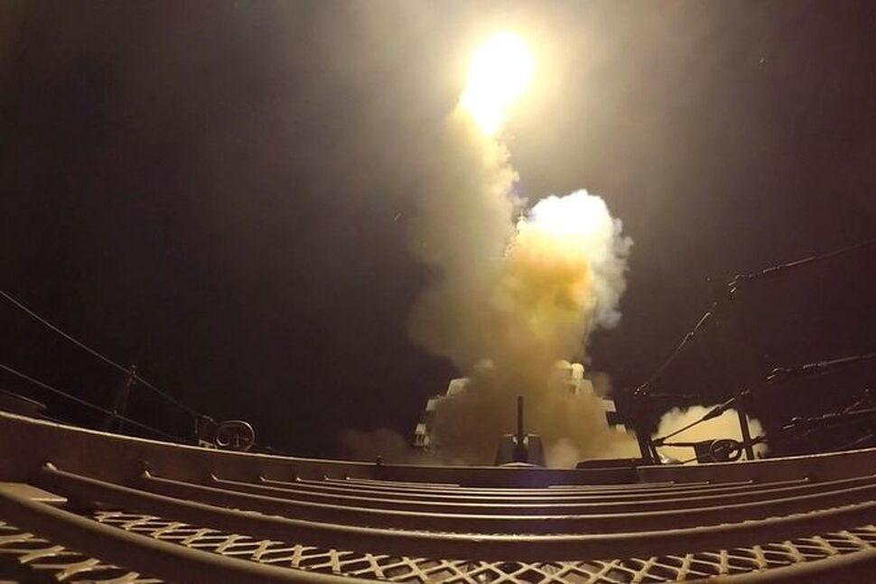 Iran Escalates Attacks on US Bases in Gulf States, Warns of More 'Incidents' in Strait