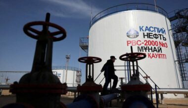 Oil prices jump 2 percent to 5-week high on U.S.-Iran strikes