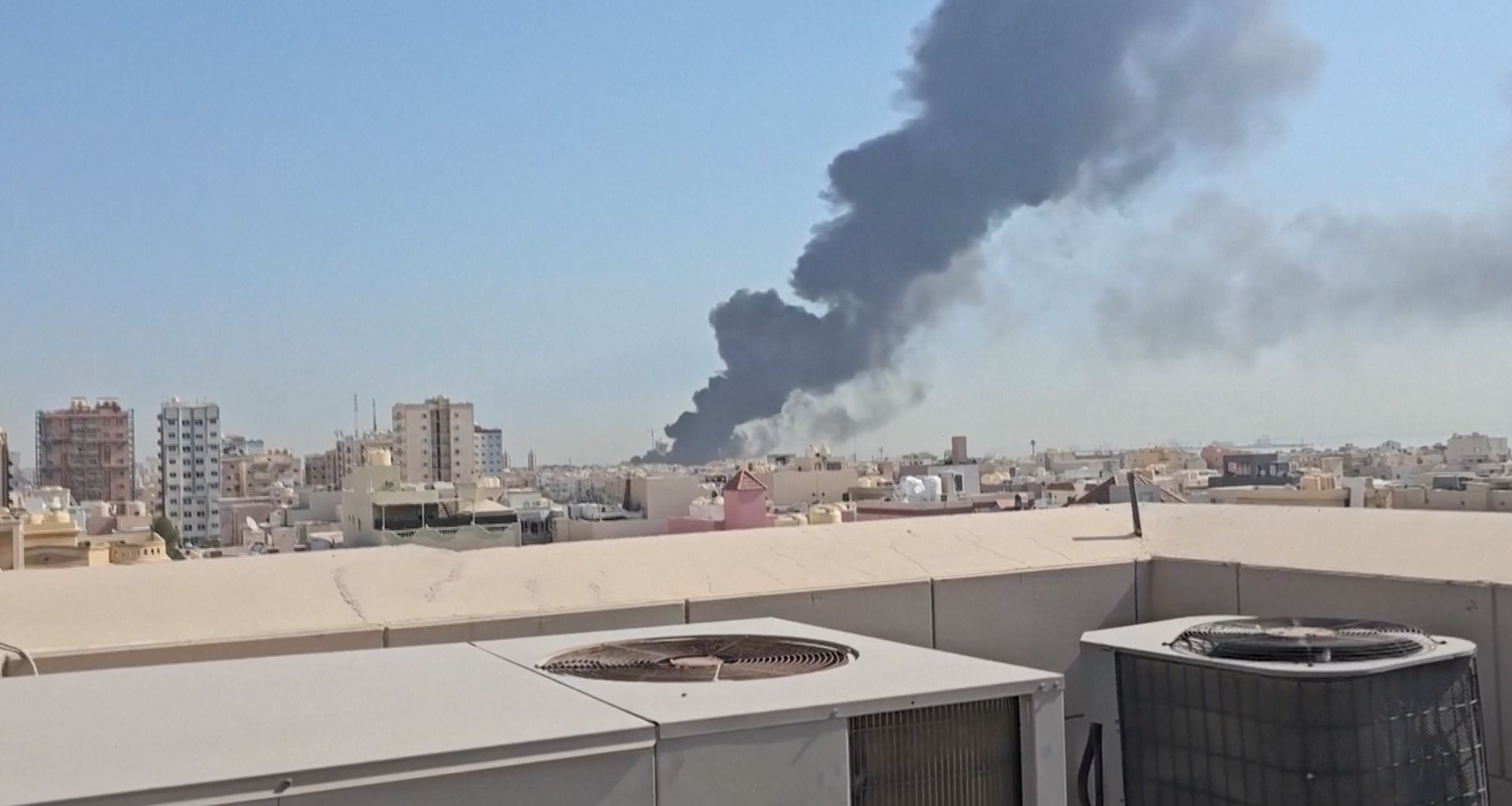 Plumes of smoke rise over Kuwait after repeated Iranian attacks | Conflict News
