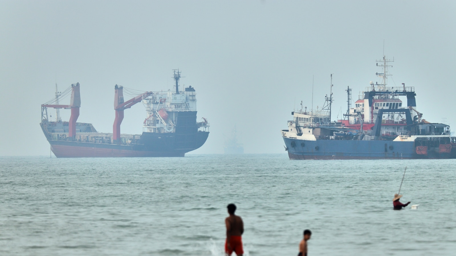 Oil prices ease after US and Iran pause their attacks