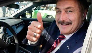 Donald Trump endorses 'Pillow Man' Mike Lindell for Minnesota governor