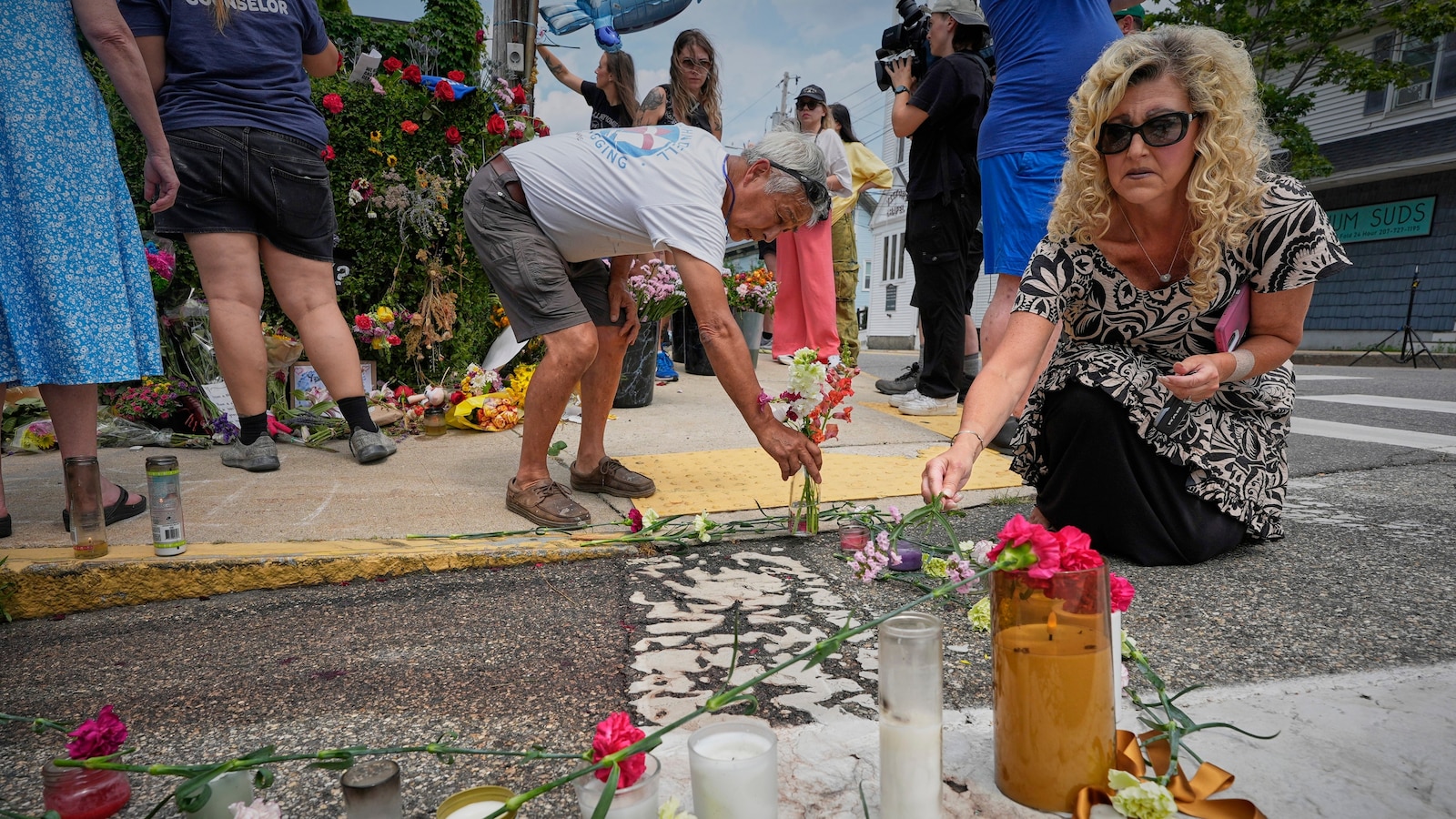 Lawmakers demand answers after 'bombshell' report of ICE officer shooting in Maine