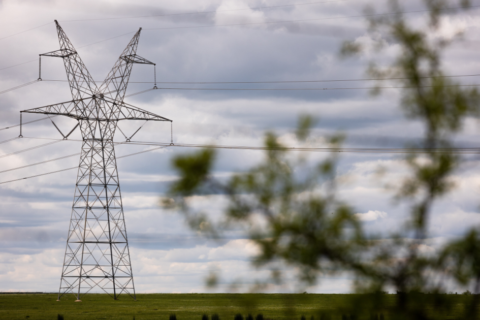 Texas must rethink massive transmission lines, lawmakers say