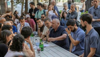 Unmoved by Netanyahu's Tricks and Shticks, Eisenkot Eyes a Minority Government