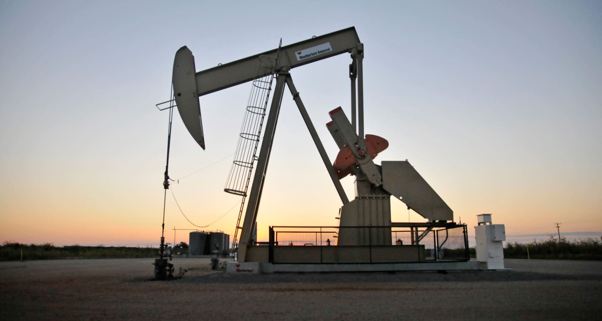 Oil set for second weekly rise as unsettled US-Iran war crimps supply