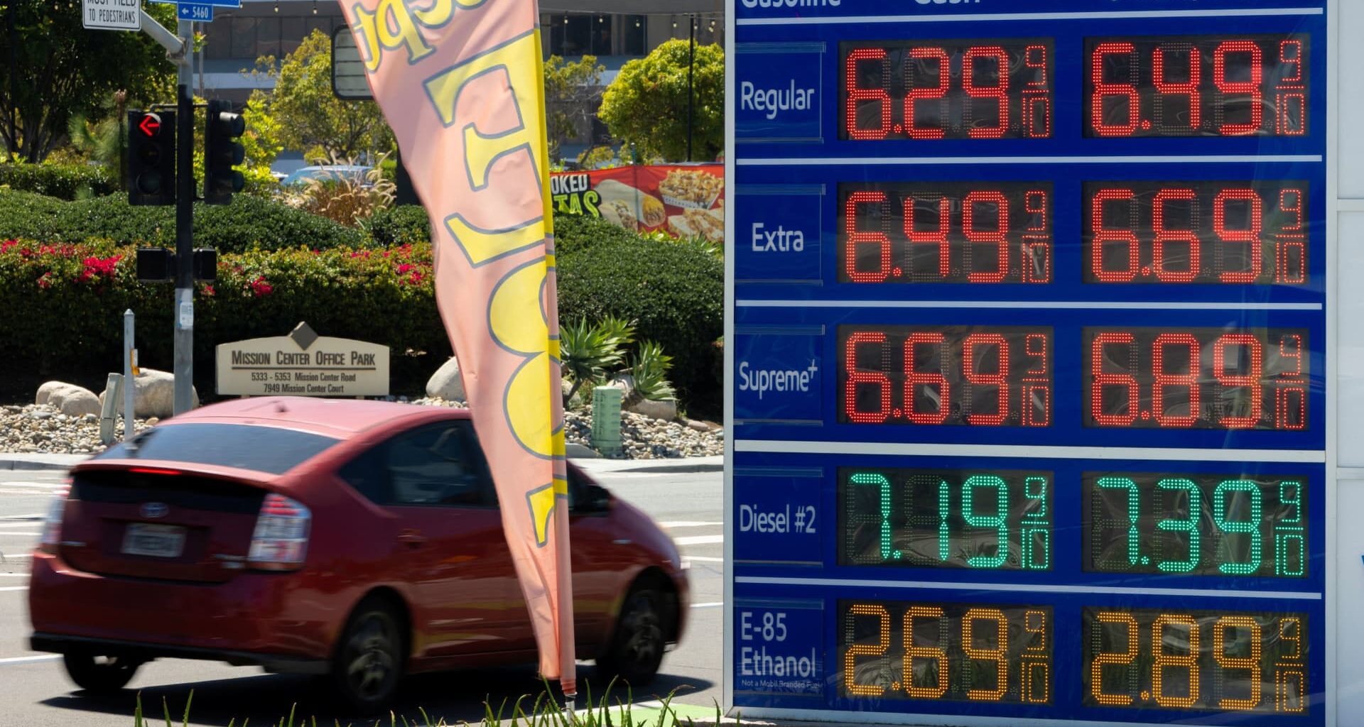 Energy sector is in focus because of Iran, AI and California. Here are hedge funds' top plays