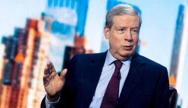 Stanley Druckenmiller leads doubters who think Bessent's bond ploys will fail