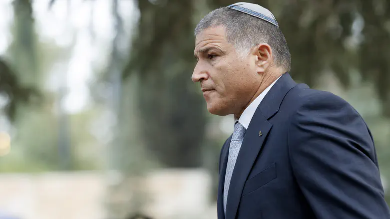 'A deceptive scheme': Zini's warning to the Cabinet