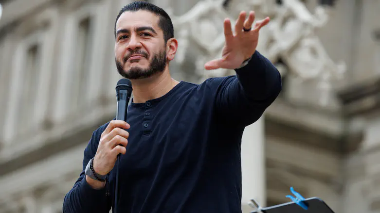 El-Sayed courts Jewish Democrats, apologizes for comments on Michigan terror attack