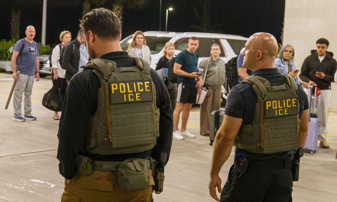 Five Men Deported by US Refuse to Disembark Plane