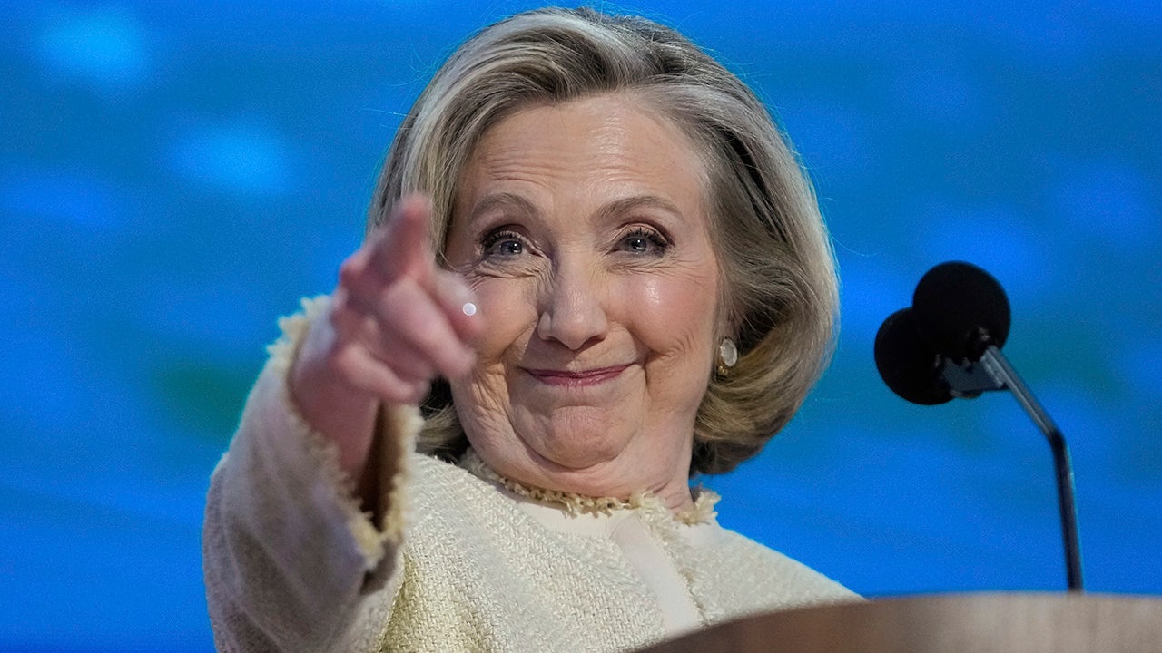 Hillary Clinton says progressives often won't back Democratic picks
