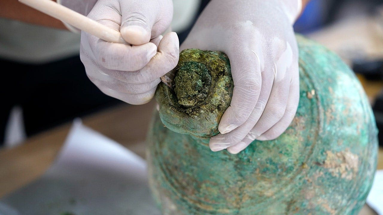 Ancient Chinese alcohol found sealed in a Qin tomb for 2,200 years