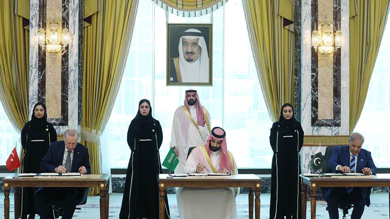 Saudi Arabia, Turkey and Pakistan defense pact worries regional experts