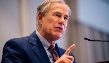 Gov. Abbott calls for review of Houston, Dallas airports over Muslim facilities: 'That is illegal'