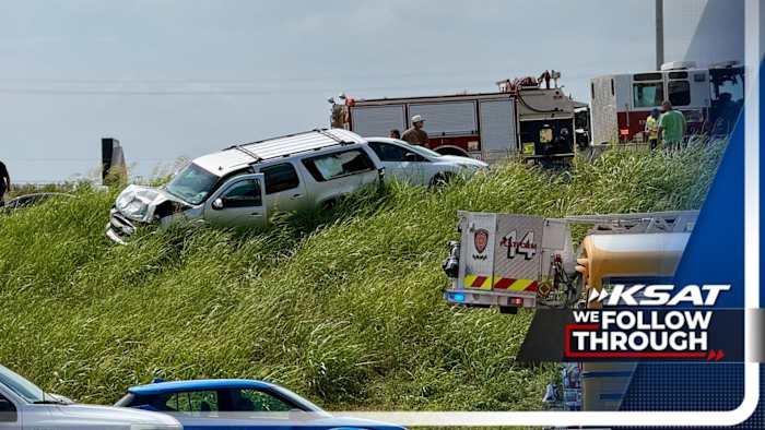 Medical episode triggered chain-reaction crash on US 281 that ejected 2 girls, SAPD says