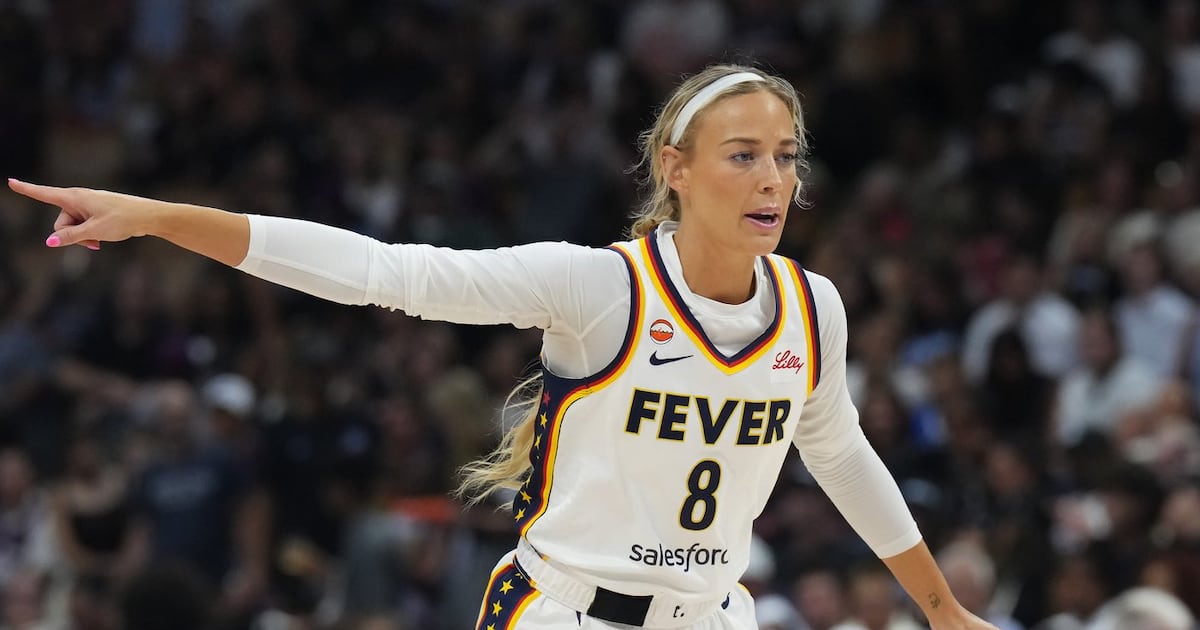 Fever vs. Tempo: Sophie Cunningham draws boos in Toronto
