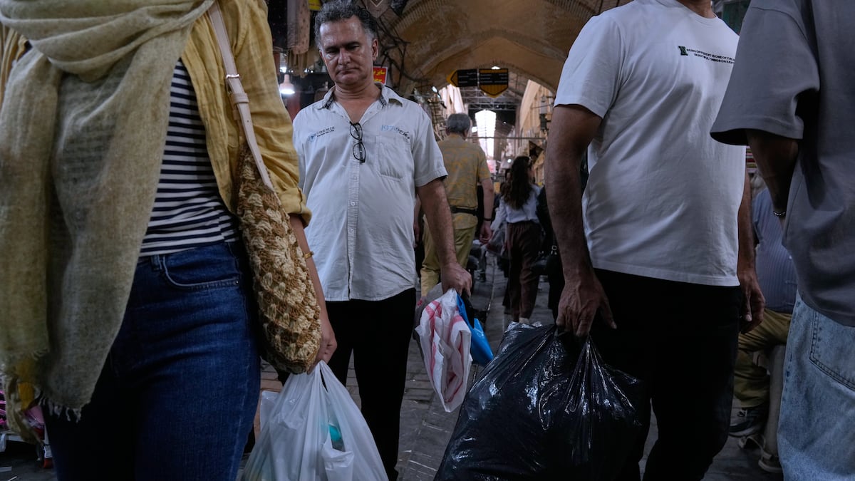 A quiet channel between ICE and Iran shaped deportation flights, newly released emails show