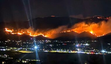 Hawk Fire explodes to 10,500 acres near Reno, forcing evacuations
