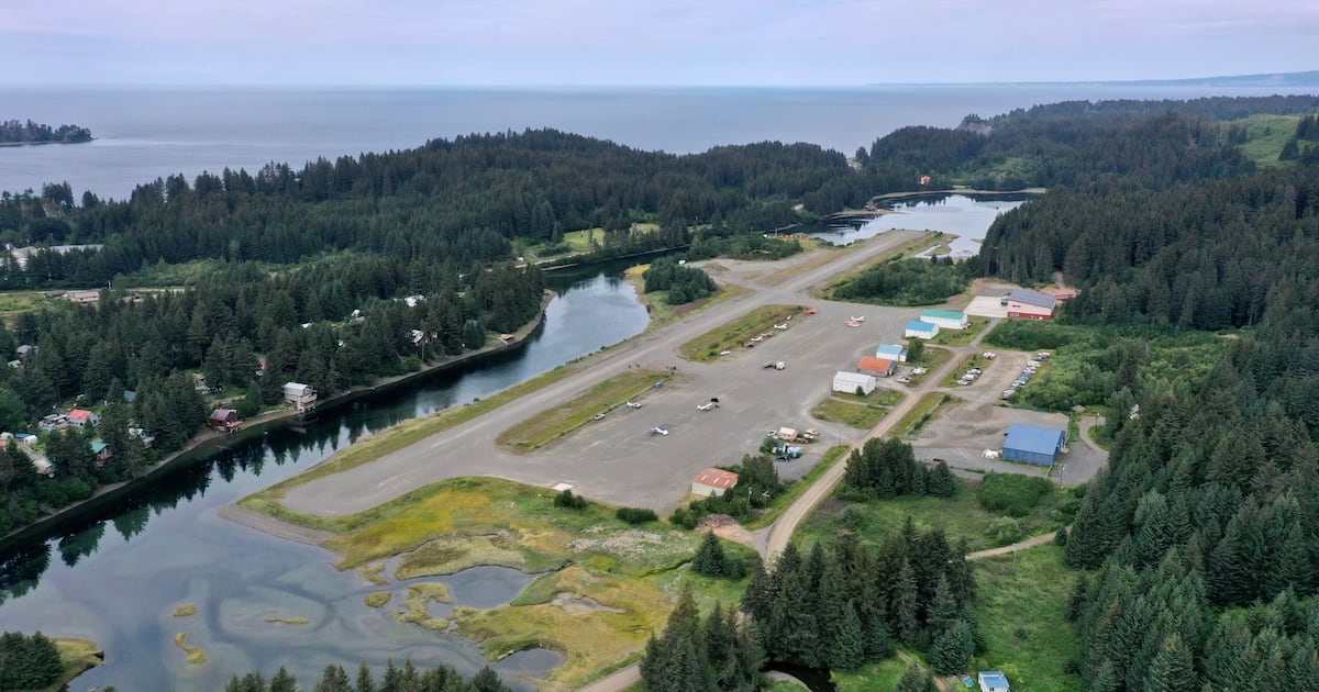 4 found dead in submerged plane after crash near Seldovia Airport
