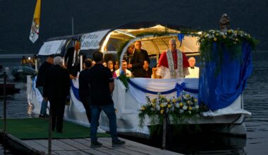 During procession on Lake Albano, Pope entrusts wounded children to Mary
