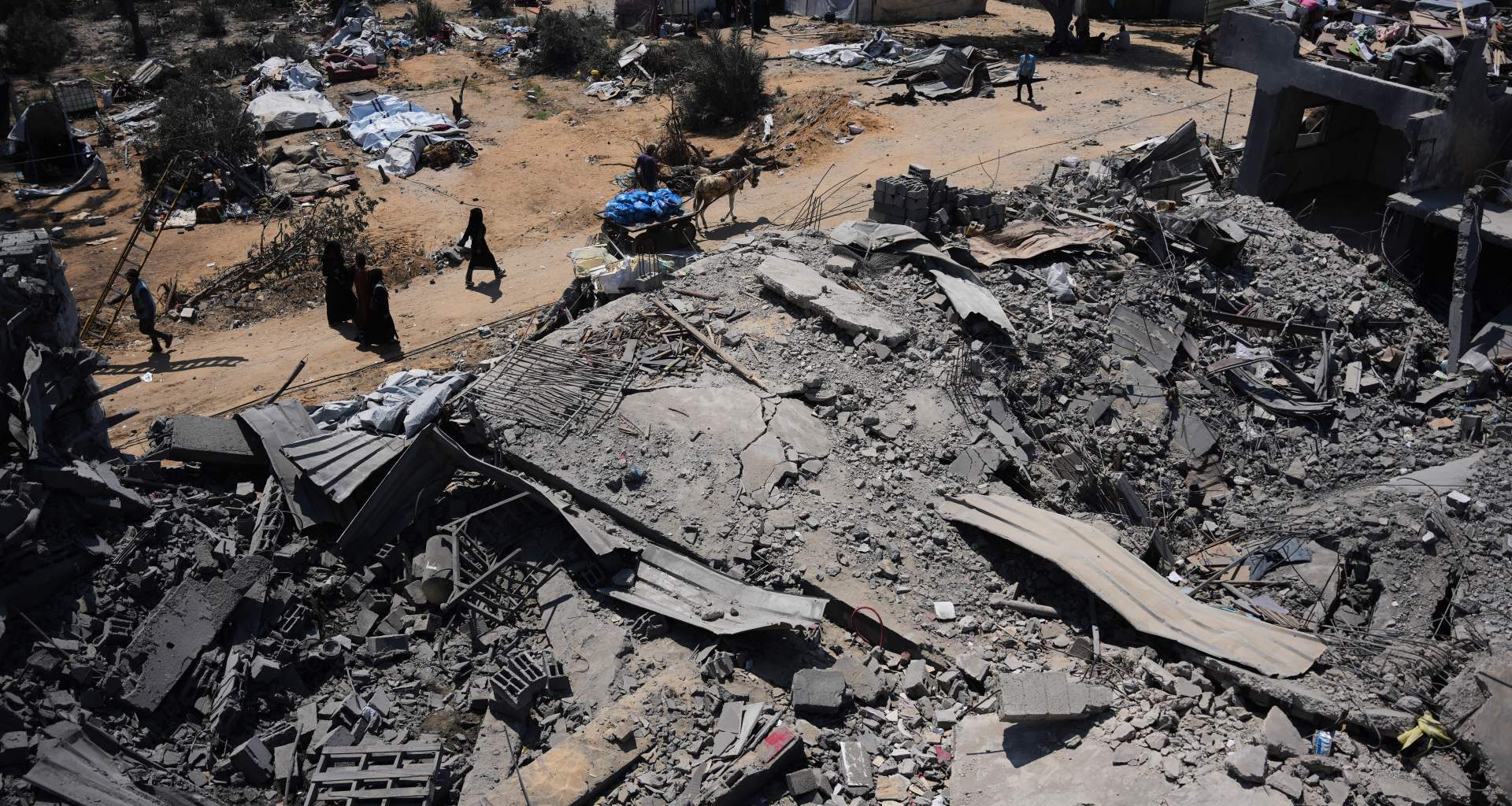 Iran war live: Israeli air strikes target central Gaza, southern Lebanon | Islamic Revolutionary Guard Corps News