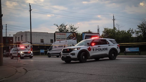 Man, 33, died in 3-vehicle crash after police tried to stop pickup truck, police watchdog says