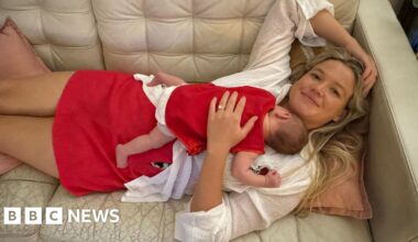 'Like fighting a dinosaur': Sydney woman recalls how she punched shark during attack - BBC