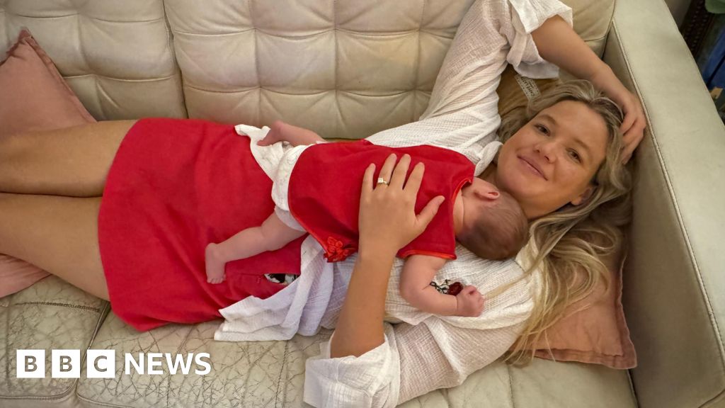 'Like fighting a dinosaur': Sydney woman recalls how she punched shark during attack - BBC