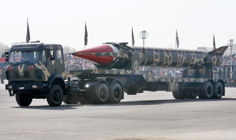 Nuclear-capable missile Ghauri is driven past with its launcher during Pakistan National Day parade in Islamabad March 23, 2007. REUTERS/Mian Khursheed (PAKISTAN)